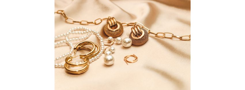 Goldschmuck und Goldketten, wie sie beim Ankauf bewertet werden
